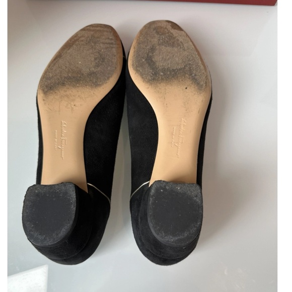 FIRM PRICE Black and gold heels size 7D - Picture 5 of 5